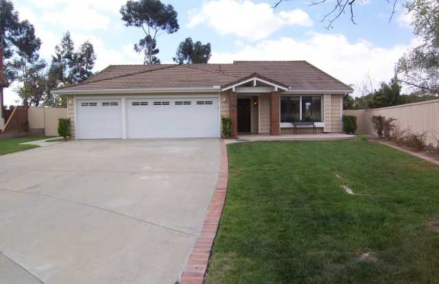 Charming 3Br/2Ba Single Story House W/3 Car Garage in Poway - 14742 Shadowbrook Court, Poway, CA 92064