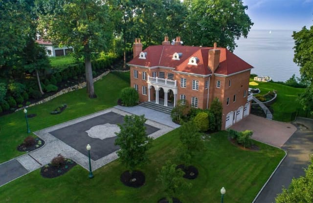 27 Sea Crest Drive - 27 Sea Crest Dr, Lloyd Harbor, NY 11743