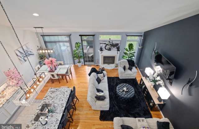 312 SEATTLE SLEW Place Gallery 3