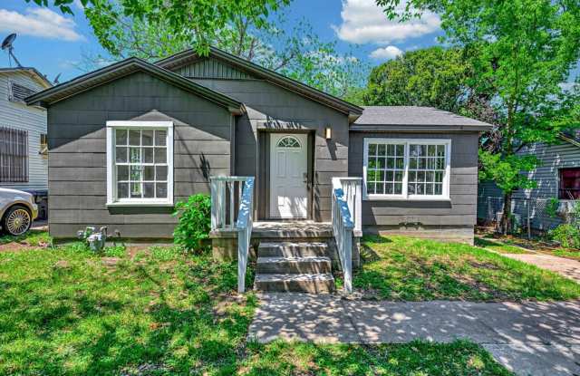 Beautifully maintained 2-bedroom, 1-bathroom house in Waco photos photos