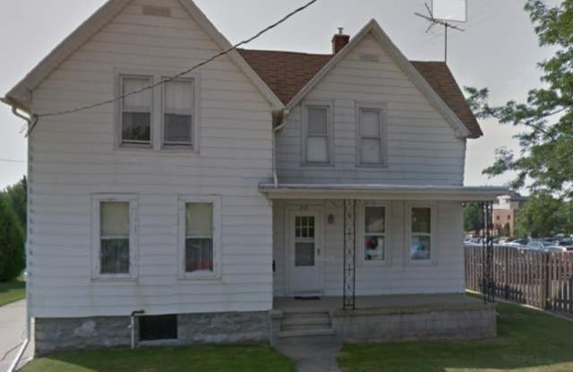 315 East Maple Street - 315 East Maple Street, Appleton, WI 54915