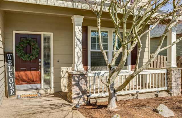 Lovely 4 bedroom home with neighborhood pool Gallery 3