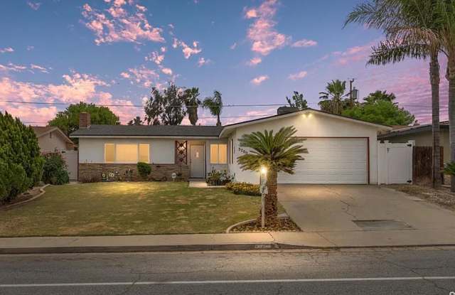 Pet-Friendly 3 Bed, 2 Bath Near Bakersfield College! photos photos