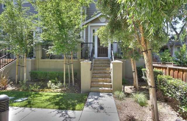 Pleasanton Vineyard Downtown 3+office/2.5ba w/2 car garage! photos photos