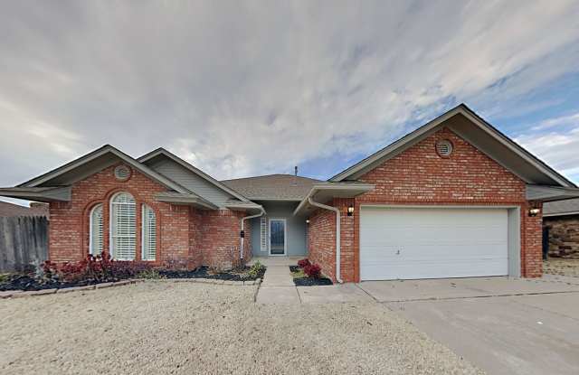 Very Nice 3 Bedroom 2 Bath Home in Yukon Schools photos photos Very Nice 3 Bedroom 2 Bath Home in Yukon Schools photos photos