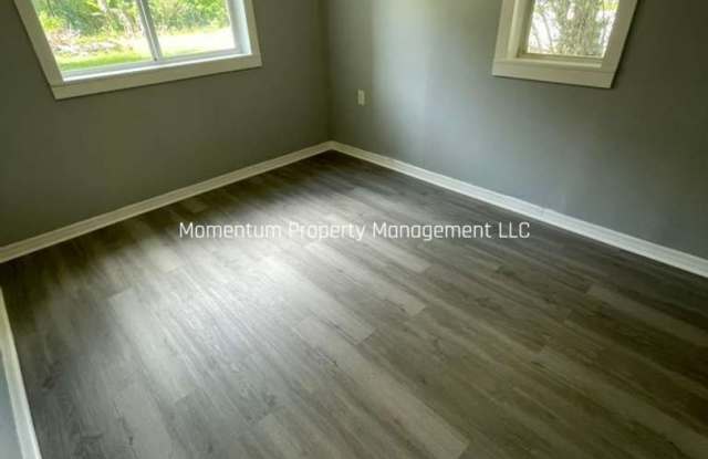 Freshly Renovated 3/2 - Ready for Immediate Move-In Gallery 4