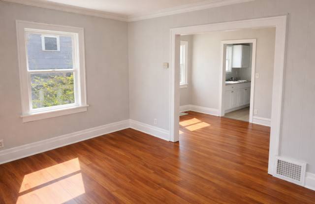 Cute Two Bedroom Home Gallery 3