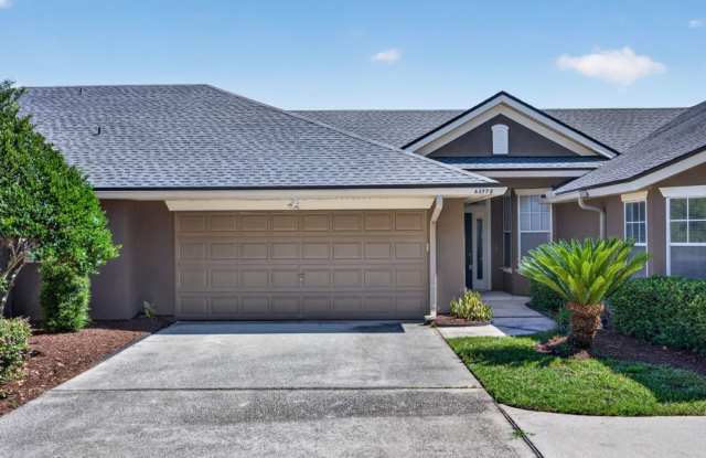 Eagle Harbor Townhome Gallery 4