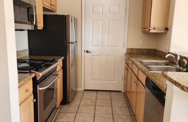 For Lease - 3 BR|2 BA Nautilus Cove Condo! Includes Water/Sewer, Garbage! Gallery 4