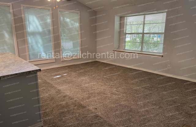 25594 W Spruce St Gallery 3