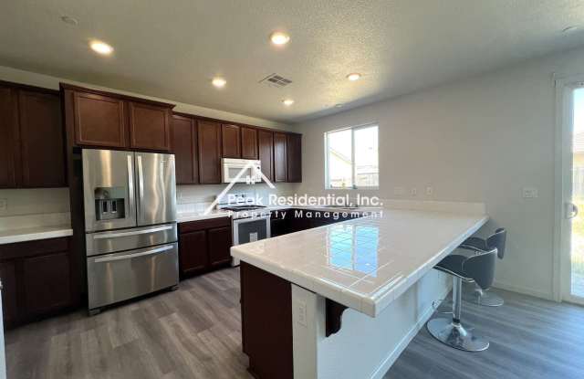 Spacious 5bd/3ba Stockton Home! Gallery 4