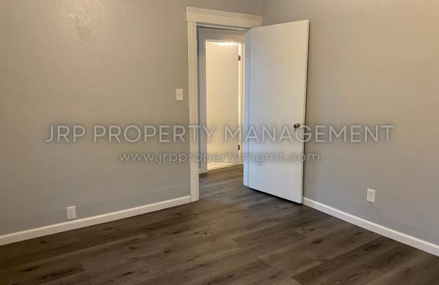 1106 West Michigan Avenue - Upper Gallery 4