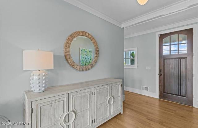1730 Rue Mirador Gallery 4