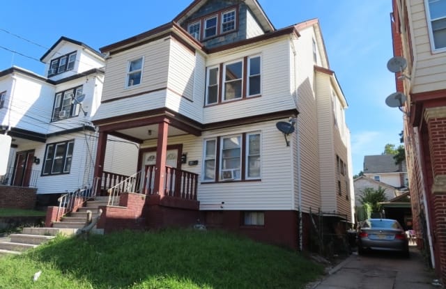 221 CONKLIN AVE - 221 Conklin Avenue, Union County, NJ 07205