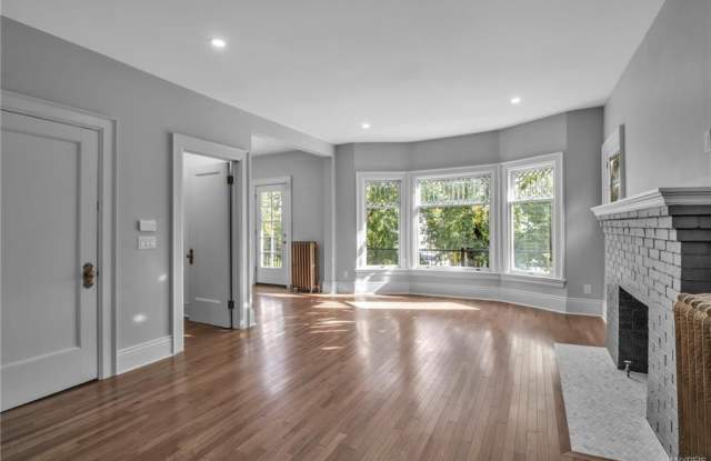 100 Richmond Avenue Gallery 4