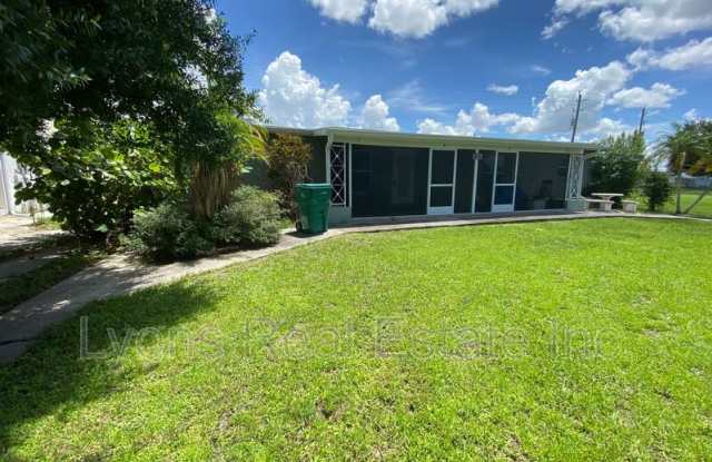 394 N Spring Lake Blvd photos photos