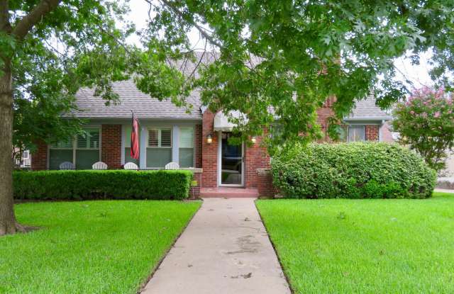 EARLY AMERICAN CLASSIC HOME NEAR TCU - 3132 Odessa Avenue, Fort Worth, TX 76109