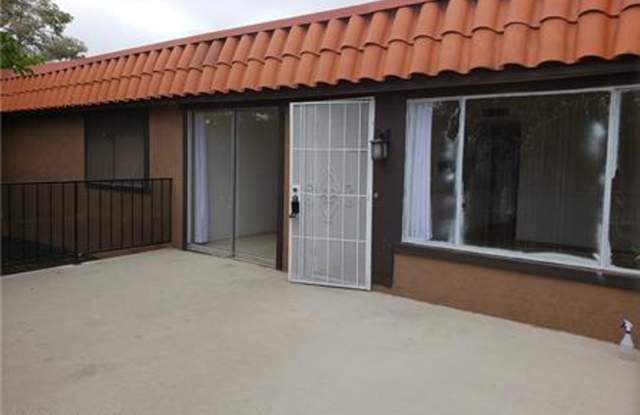 2nd Floor 2 bedroom Condo Near 95/Torrey Pines photos photos