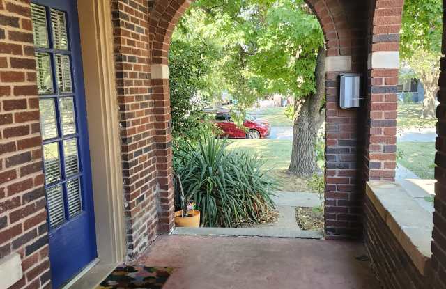 1008 Northwest 34th Street - 1 photos photos