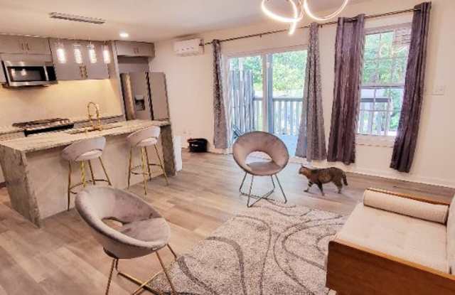 4045 Spring Cove Dr Gallery 3