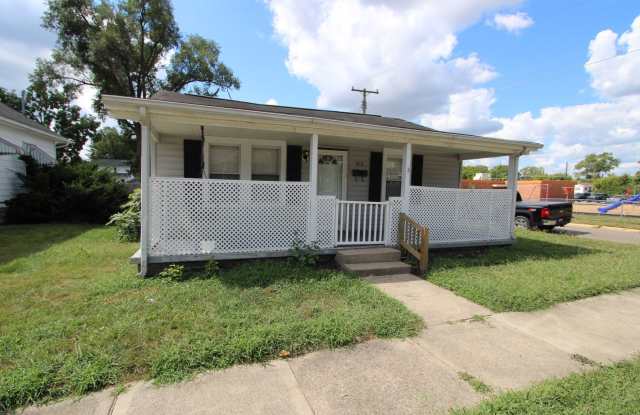 Quaint 2 Bedroom 1 Bathroom Ranch photos photos