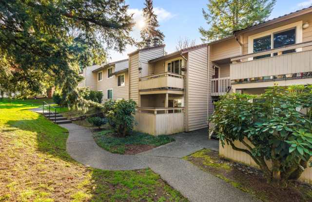 Charming Ground-Floor Condo in Woodinville – 2 Bed, Private Patio, Pool & Fitness Center photos photos