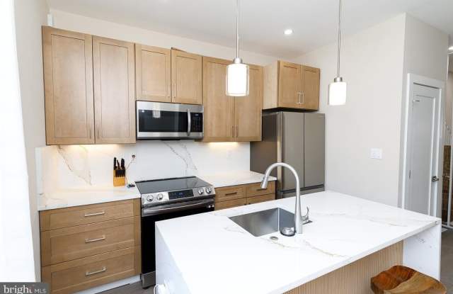 336 OAKDALE Place NW Gallery 3