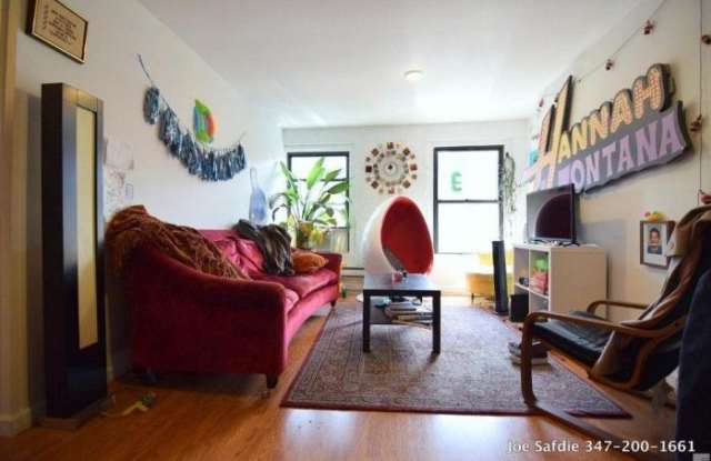112 Stanton Street Gallery 2