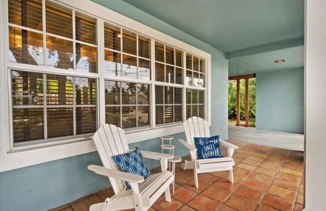2201 N Lakeside Drive Gallery 3