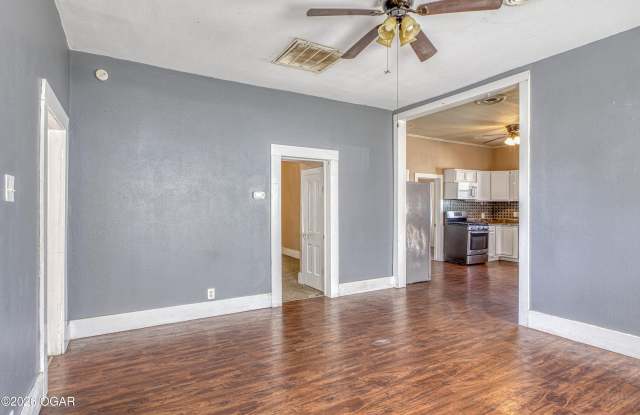 2115 S Byers Avenue Gallery 2