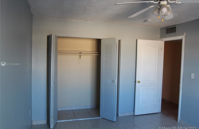 10425 SW 112th Ave - 10425 Southwest 112th Street, Kendall, FL 33176