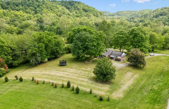 1155 Ridge Hill Road - 1155 Ridgehill Drive, Millersville, TN 37072