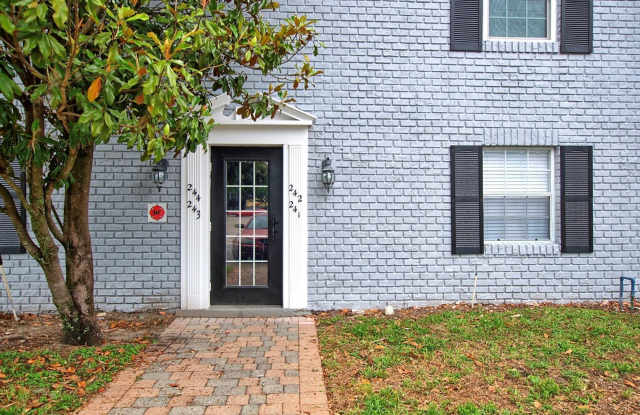 2/2, 1st floor, fully renovated, Winter Park unit for rent! photos photos
