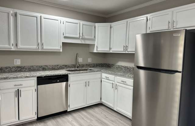 Earn up to $750 in Rent Credits! photos photos