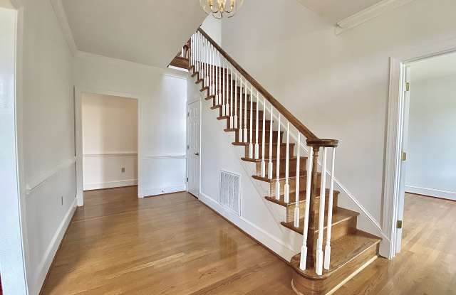 14201 Mill Creek Drive Gallery 3