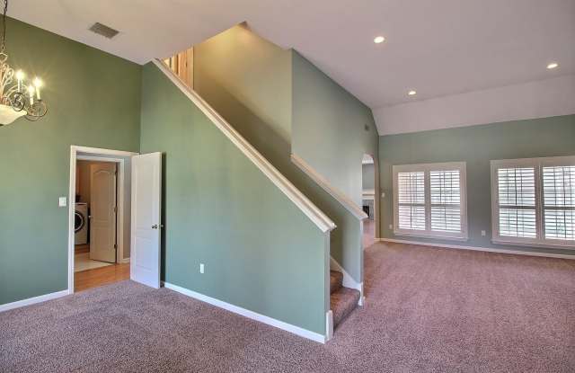 1325 W RAIN HOLLOW Cir Gallery 3