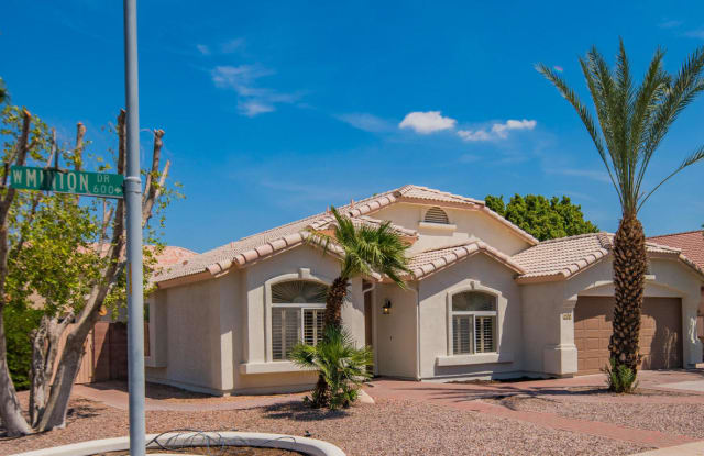 696 W MINTON Drive - 696 West Minton Drive, Tempe, AZ 85282