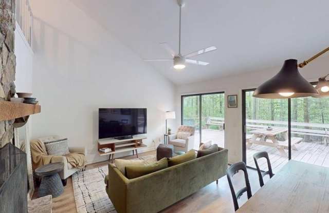 1574 Long Ridge Road Gallery 3
