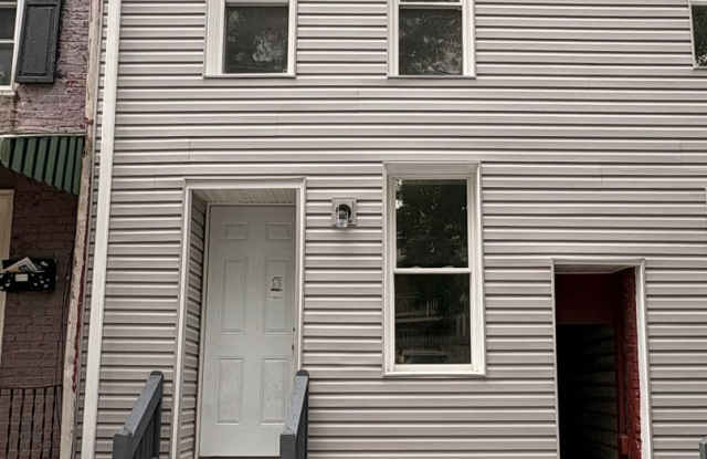 Newly Renovated One Bedroom House, Downtown Location - Coming Soon photos photos