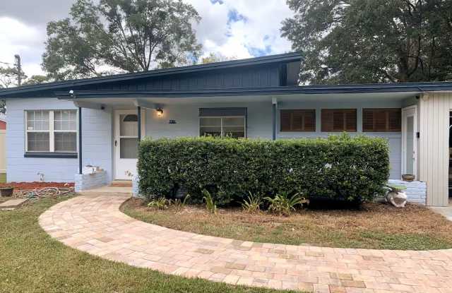 For Rent 4-Bedroom, 2-Bathroom single-family home photos photos