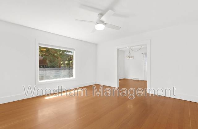 407 North Broadway Avenue Gallery 2