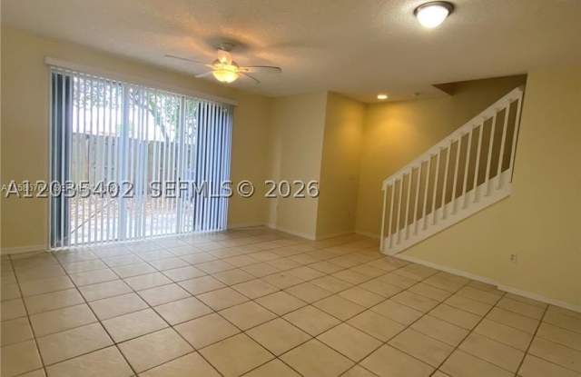 959 NE 42nd Pl Gallery 2