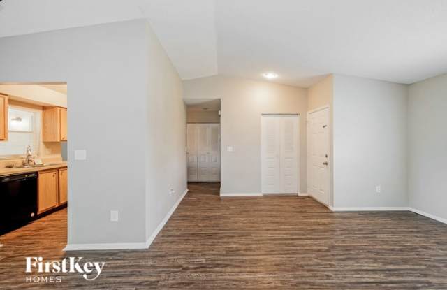 1005 Red Oak Circle Gallery 2