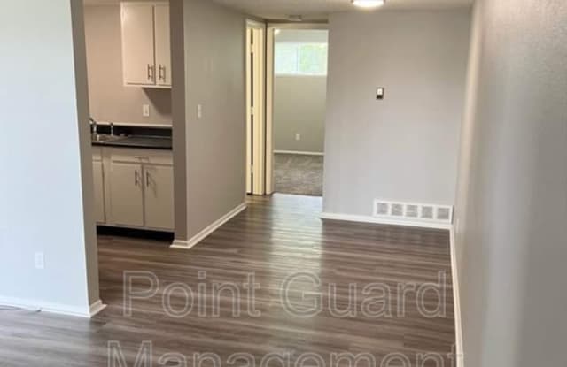 1421 Cambridge Place - 1421 Cambridge Place, Manhattan, KS 66502