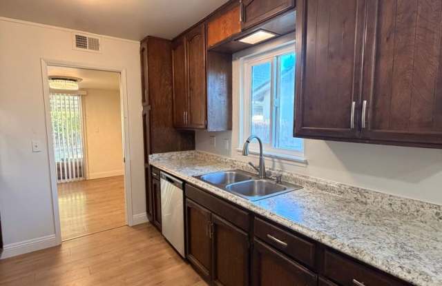 Adorable 3 bedroom, 2 bathroom home in Foothill Farms Gallery 4