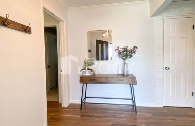 Beautiful North OKC Home with UTILITIES INCLUDED! Gallery 3
