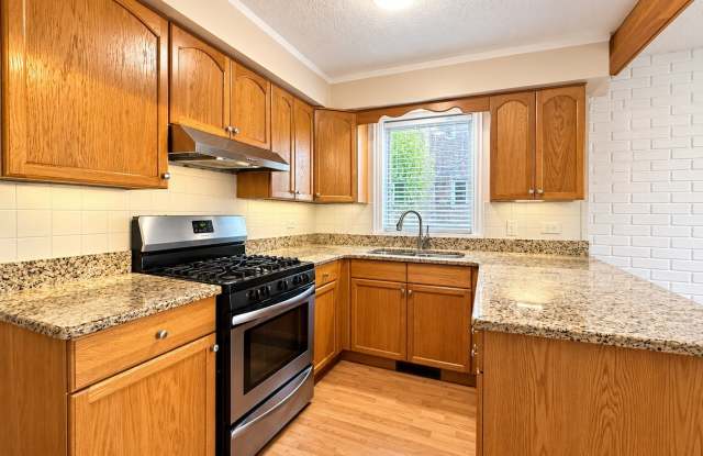 7838 Garden Lane Gallery 3