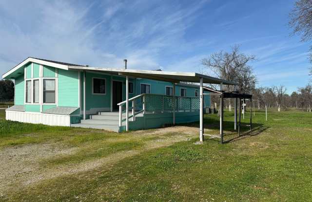 Peaceful Country Living on 2 Fenced Acres photos photos