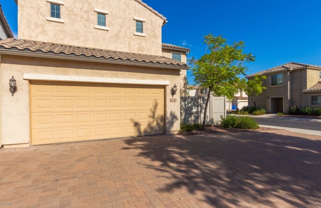 1956 W DAVIS Road - 1956 West Davis Road, Phoenix, AZ 85023