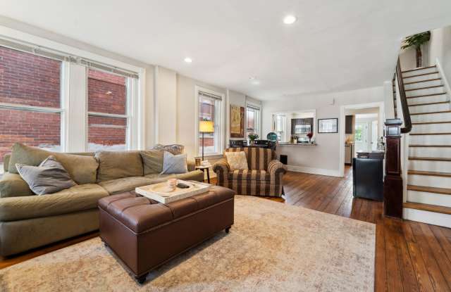 Beautiful Twin in West Chester Borough w/Off Street Parking Gallery 4